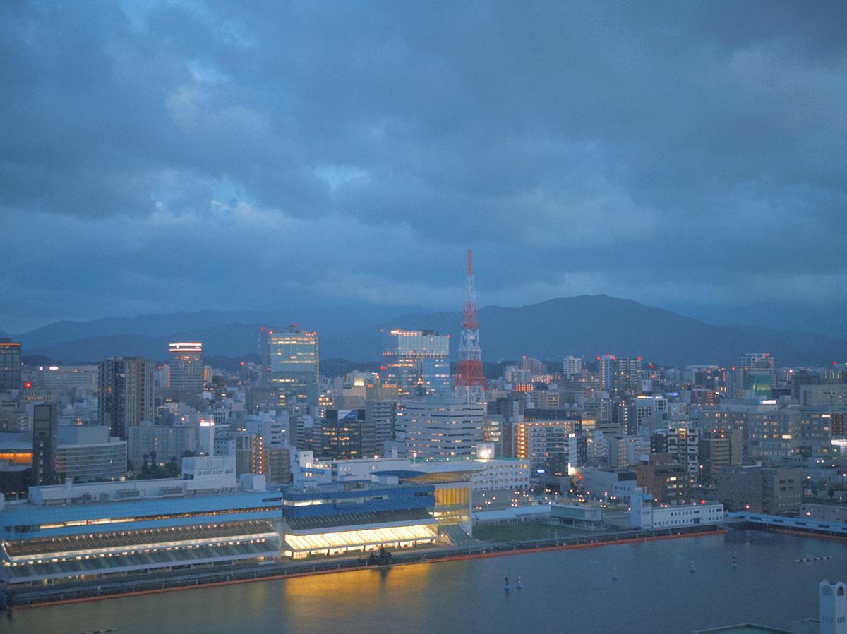 福冈塔上俯瞰市区